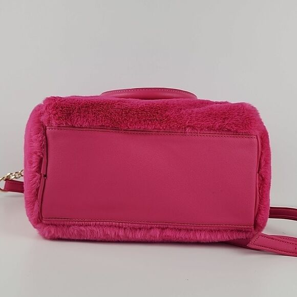 Juicy couture free love fluffy satchel furry faux fur hot pink heart nwt new - Picture 6 of 6